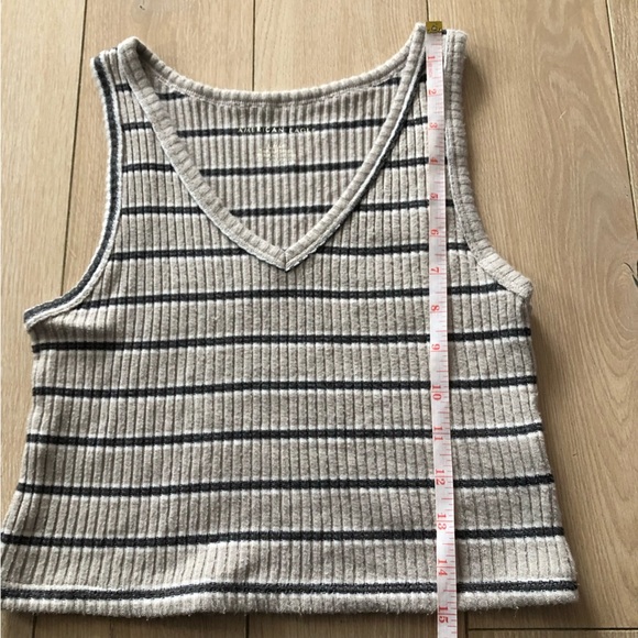 American Eagle Outfitters V Neck Cropped Tank Top in Grey Size S - Picture 8 of 8
